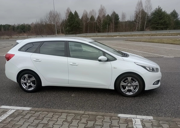 Kia Ceed cena 27500 przebieg: 204000, rok produkcji 2014 z Człuchów małe 326